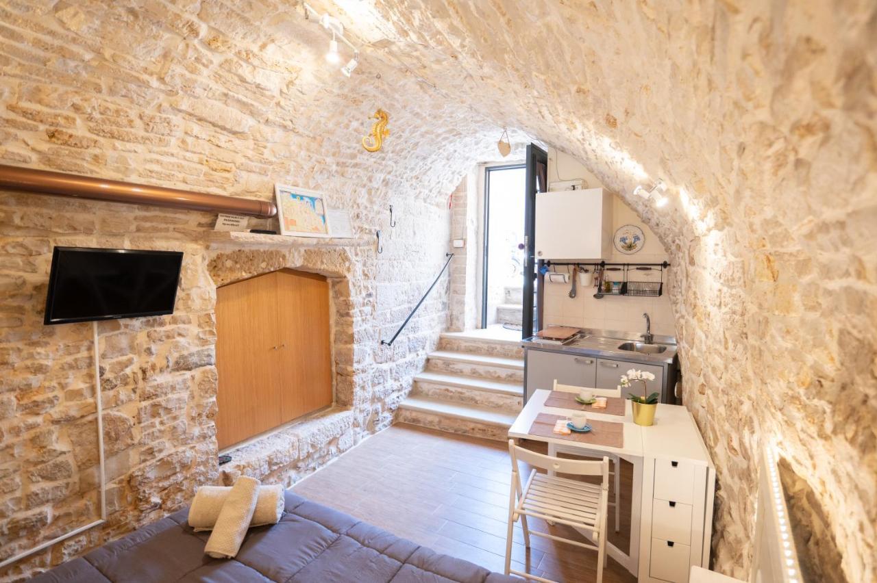 Piccola Pietra Bianca Hotel โจวีนัซโซ ภายนอก รูปภาพ