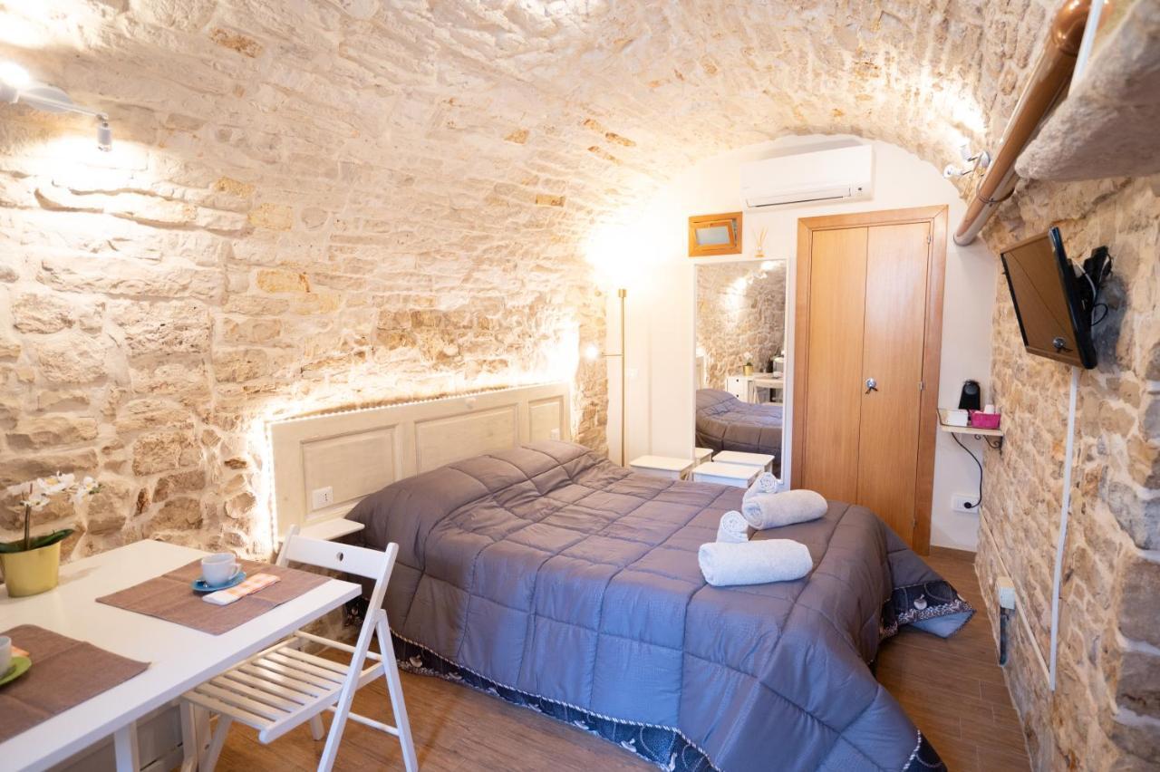 Piccola Pietra Bianca Hotel โจวีนัซโซ ภายนอก รูปภาพ