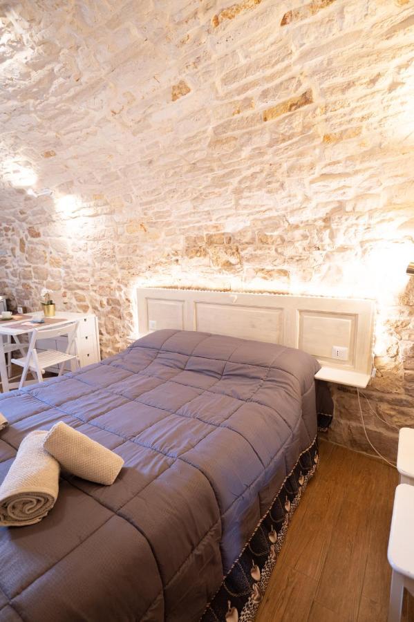Piccola Pietra Bianca Hotel โจวีนัซโซ ภายนอก รูปภาพ