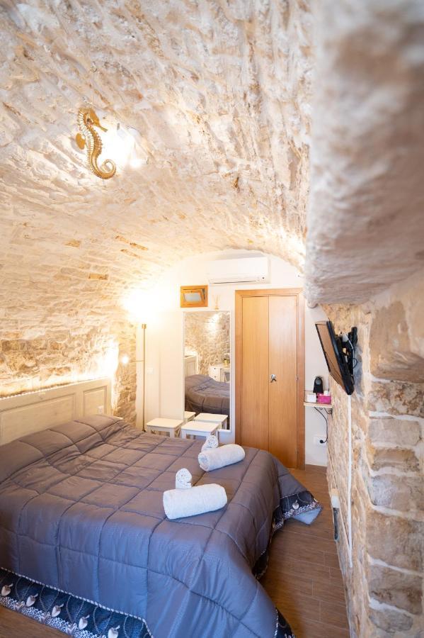 Piccola Pietra Bianca Hotel โจวีนัซโซ ภายนอก รูปภาพ
