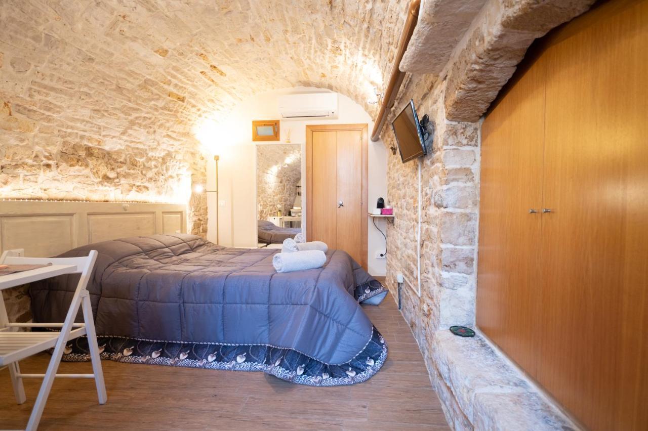 Piccola Pietra Bianca Hotel โจวีนัซโซ ภายนอก รูปภาพ