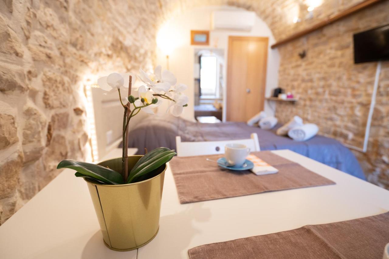 Piccola Pietra Bianca Hotel โจวีนัซโซ ภายนอก รูปภาพ